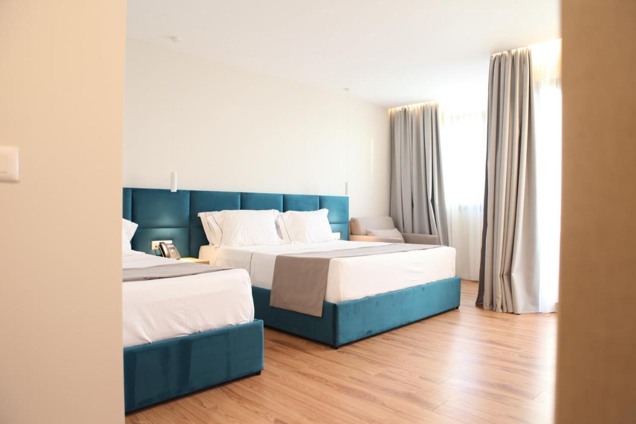 Volmar Hotel Durres Exterior photo